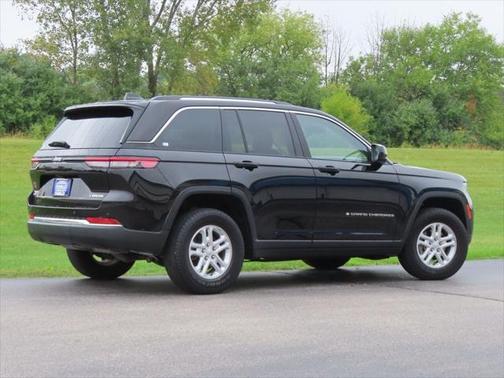2023 Jeep Grand Cherokee Laredo 4x4
