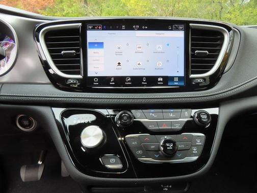 2026 Chrysler Pacifica L