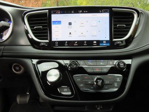 2026 Chrysler Pacifica L