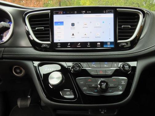 2026 Chrysler Pacifica L