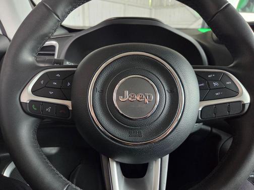 Alpine White 2018 Jeep Renegade Latitude