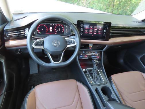 Platinum Gray Metallic 2025 Volkswagen Jetta 1.5T SEL