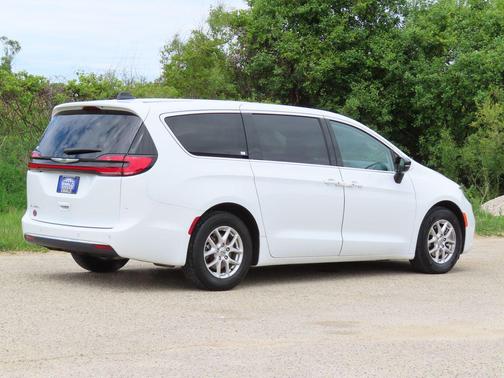 Bright White Clearcoat 2024 Chrysler Pacifica Touring L