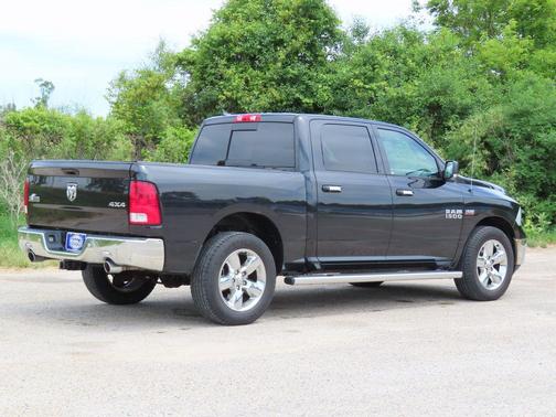 Brilliant Black Crystal Pearlcoat 2016 RAM 1500 Big Horn