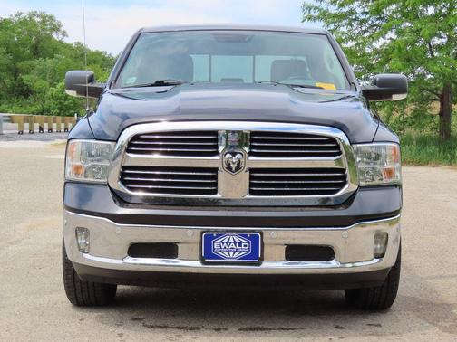Brilliant Black Crystal Pearlcoat 2016 RAM 1500 Big Horn