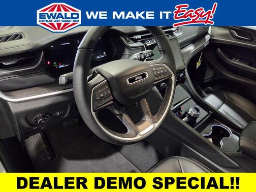 Bright White Clearcoat 2025 Jeep Grand Cherokee Limited