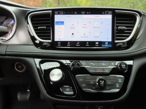 2026 Chrysler Pacifica L