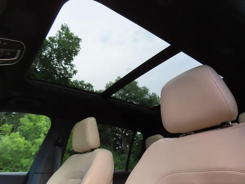Bright White Clearcoat 2023 Jeep Grand Cherokee L Limited