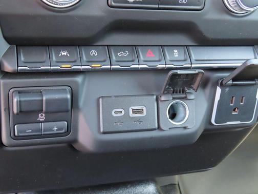 Summit White 2023 GMC Sierra 1500 Pro