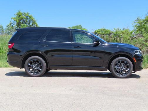 DB Black Clearcoat 2026 Dodge Durango GT Plus