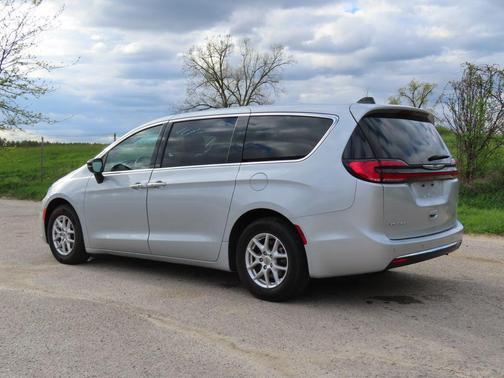Silver Mist Clearcoat 2024 Chrysler Pacifica Touring L