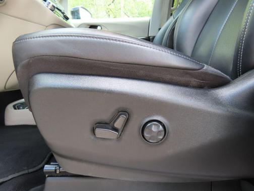 Silver Mist Clearcoat 2024 Chrysler Pacifica Touring L