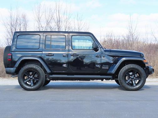 2023 Jeep Wrangler 4-Door Sahara Altitude