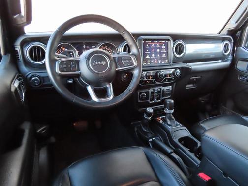 2023 Jeep Wrangler 4-Door Sahara Altitude