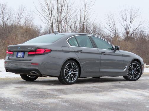 2022 BMW 530e Base