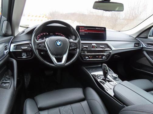 2022 BMW 530e Base