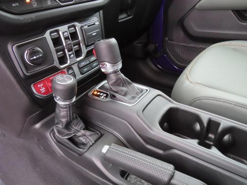 2026 Jeep Gladiator Mojave 4x4