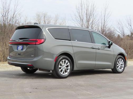 Ceramic Gray Clearcoat 2025 Chrysler Pacifica L