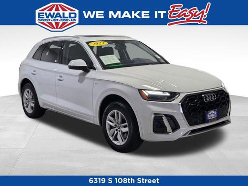 Glacier White Metallic 2023 Audi Q5 45 S line Premium