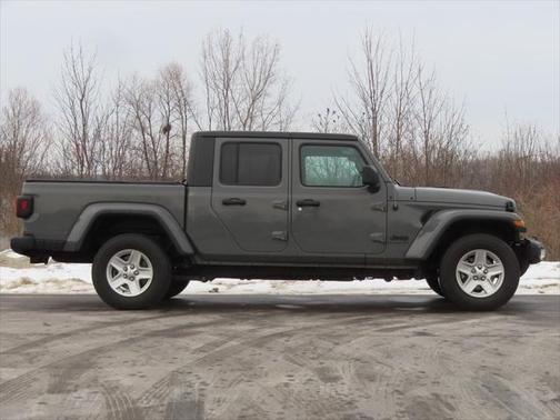 2022 Jeep Gladiator Sport S 4x4