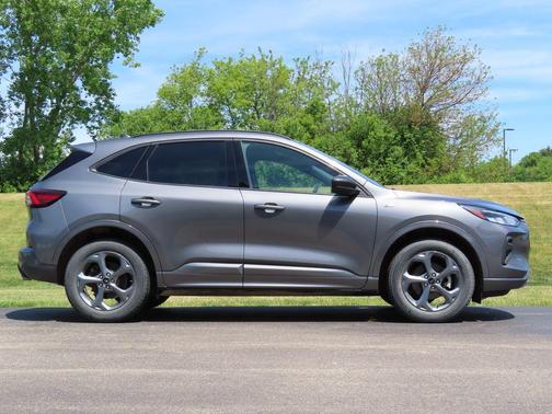 Carbonized Gray Metallic 2023 Ford Escape ST-Line