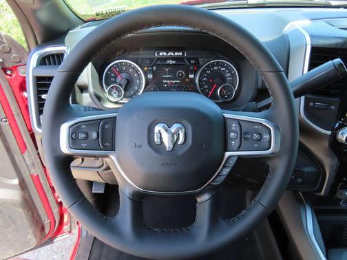 Molten Red Pearlcoat 2026 RAM 2500 Big Horn Crew Cab 4x4 6'4' Box
