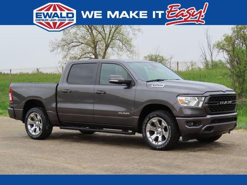 Granite Crystal Metallic Clearcoat 2022 RAM 1500 Big Horn/Lone Star