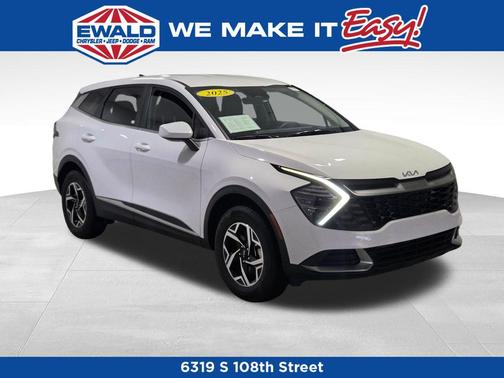Glacial White Pearl 2025 Kia Sportage LX