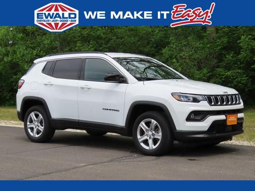 Bright White Clearcoat 2023 Jeep Compass Latitude