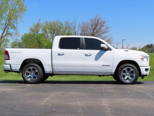 Bright White Clearcoat 2022 RAM 1500 Big Horn/Lone Star