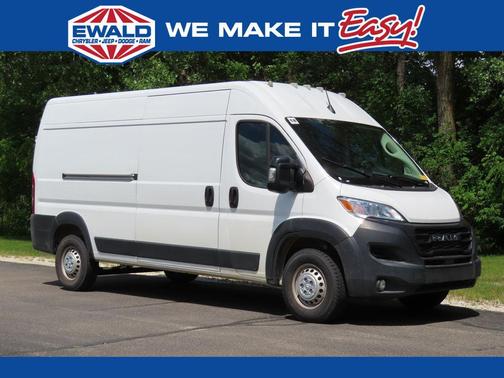 Bright White Clearcoat 2026 RAM ProMaster 2500 Tradesman