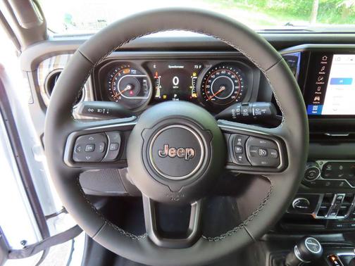 Bright White Clearcoat 2026 Jeep Wrangler 4-Door 85th Anniversary Edition