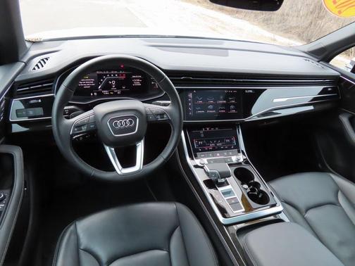 2025 Audi Q7 55 Premium Plus