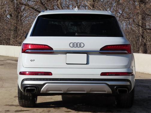 2025 Audi Q7 55 Premium Plus