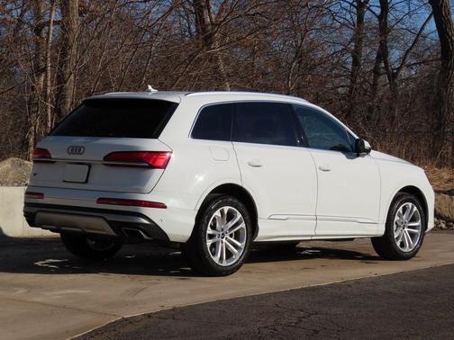 2025 Audi Q7 55 Premium Plus