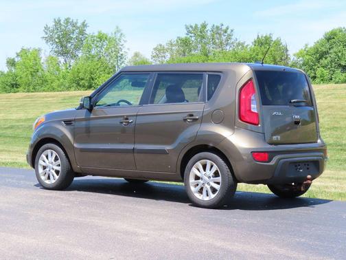 Moss Metallic 2013 Kia Soul +
