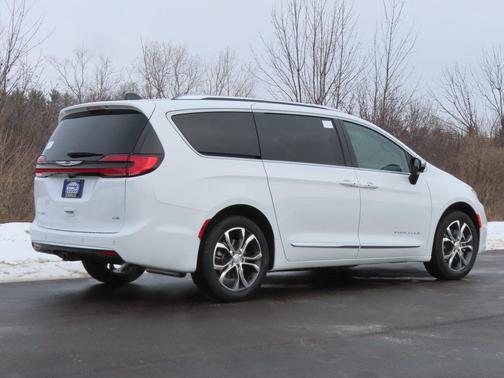 2026 Chrysler Pacifica L