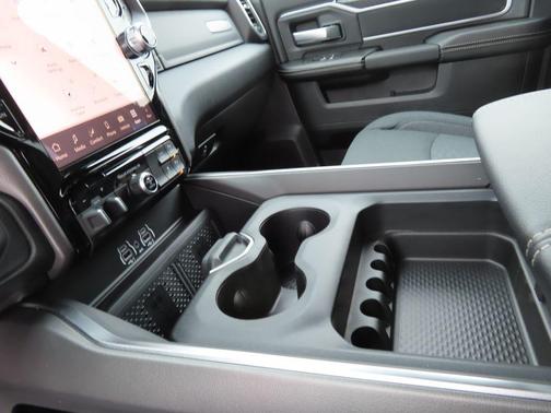 Ceramic Gray Clearcoat 2026 RAM 2500 Big Horn Crew Cab 4x4 6'4' Box