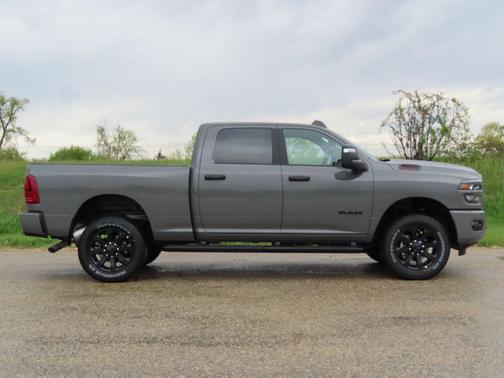 Ceramic Gray Clearcoat 2026 RAM 2500 Big Horn Crew Cab 4x4 6'4' Box