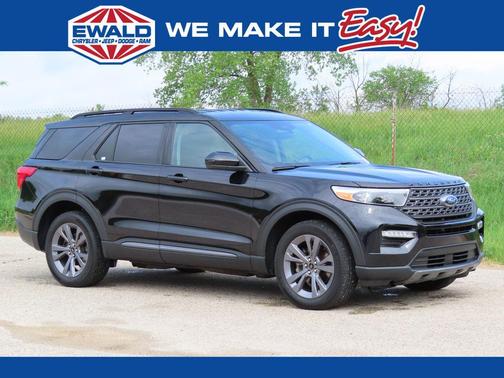 Agate Black Metallic 2023 Ford Explorer XLT