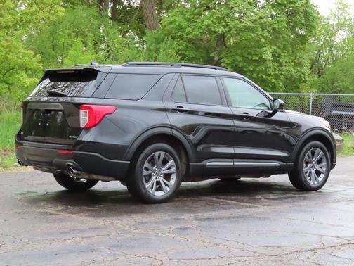 Agate Black Metallic 2023 Ford Explorer XLT