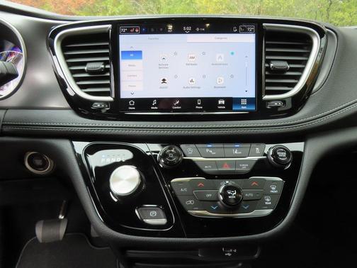 2026 Chrysler Pacifica L