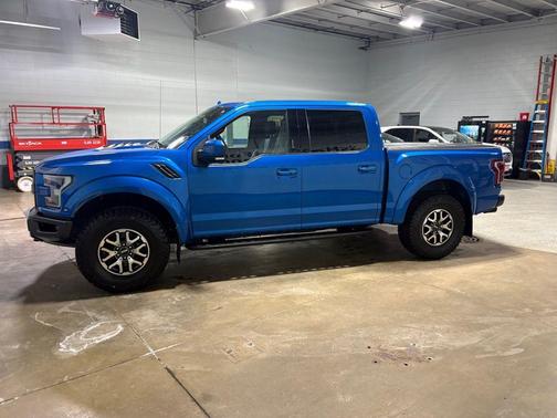 Velocity Blue Metallic 2019 Ford F-150 Raptor