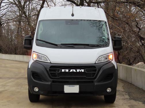 Bright White Clearcoat 2025 RAM ProMaster 2500 Tradesman