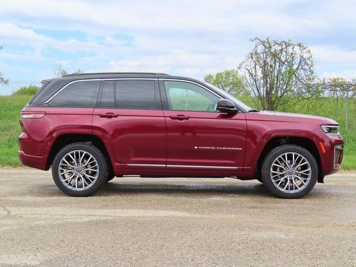 velvet red pearlcoat 2026 Jeep Grand Cherokee Summit