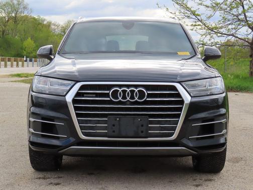 Ink Blue Metallic 2017 Audi Q7 3.0T Premium