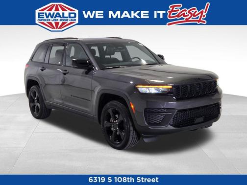 Baltic Gray Metallic Clearcoat 2023 Jeep Grand Cherokee Altitude