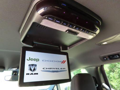 Granite Crystal Metallic Clearcoat 2020 Chrysler Pacifica Touring