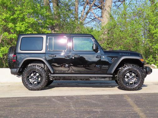 Black Clearcoat 2026 Jeep Wrangler Willys