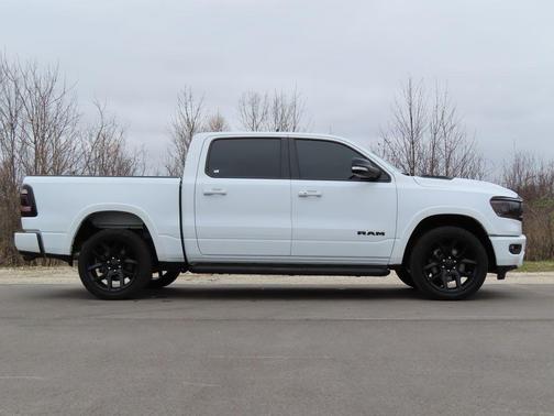 Bright White Clearcoat 2022 RAM 1500 Laramie